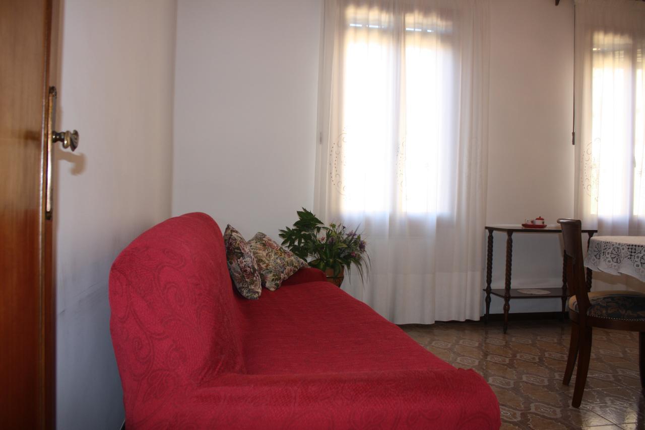 2978b Apartment Venice